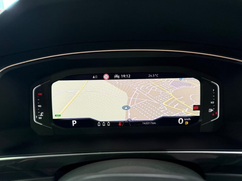 VOLKSWAGEN Tiguan URBAN SPORT 2.0 TDI DSG