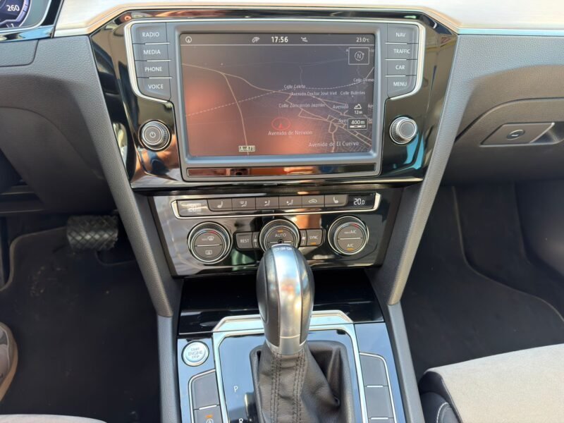 VOLKSWAGEN PASSAT VARIANT SPORT 2.0 TDI BMT DSG