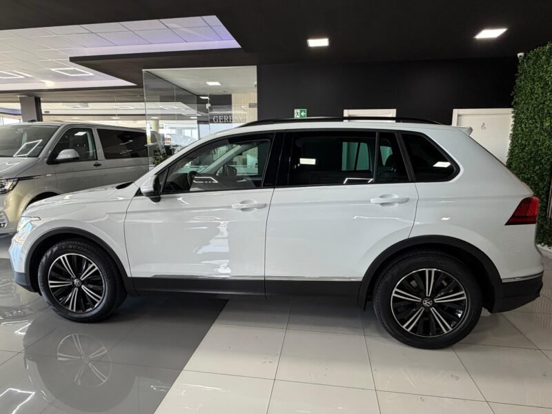 VOLKSWAGEN Tiguan URBAN SPORT 2.0 TDI DSG