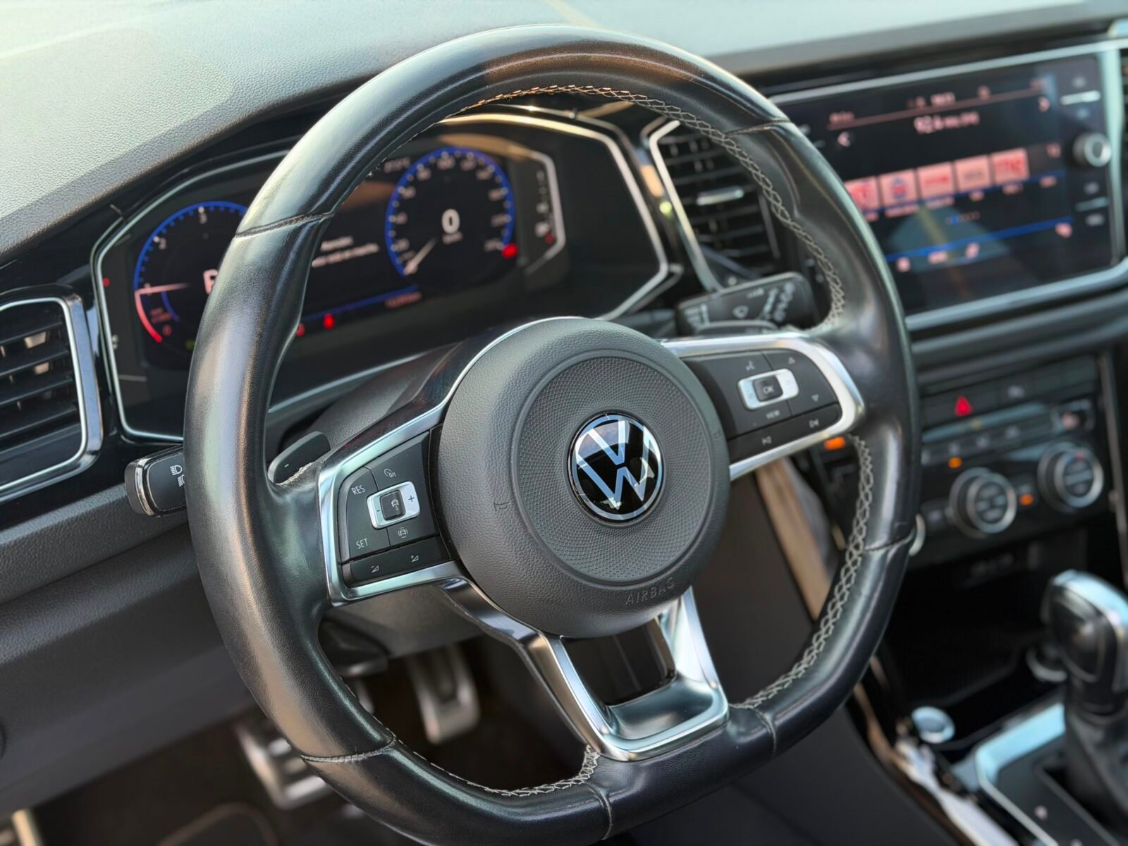 VOLKSWAGEN T-ROC R-LINE 2.0 DSG7 