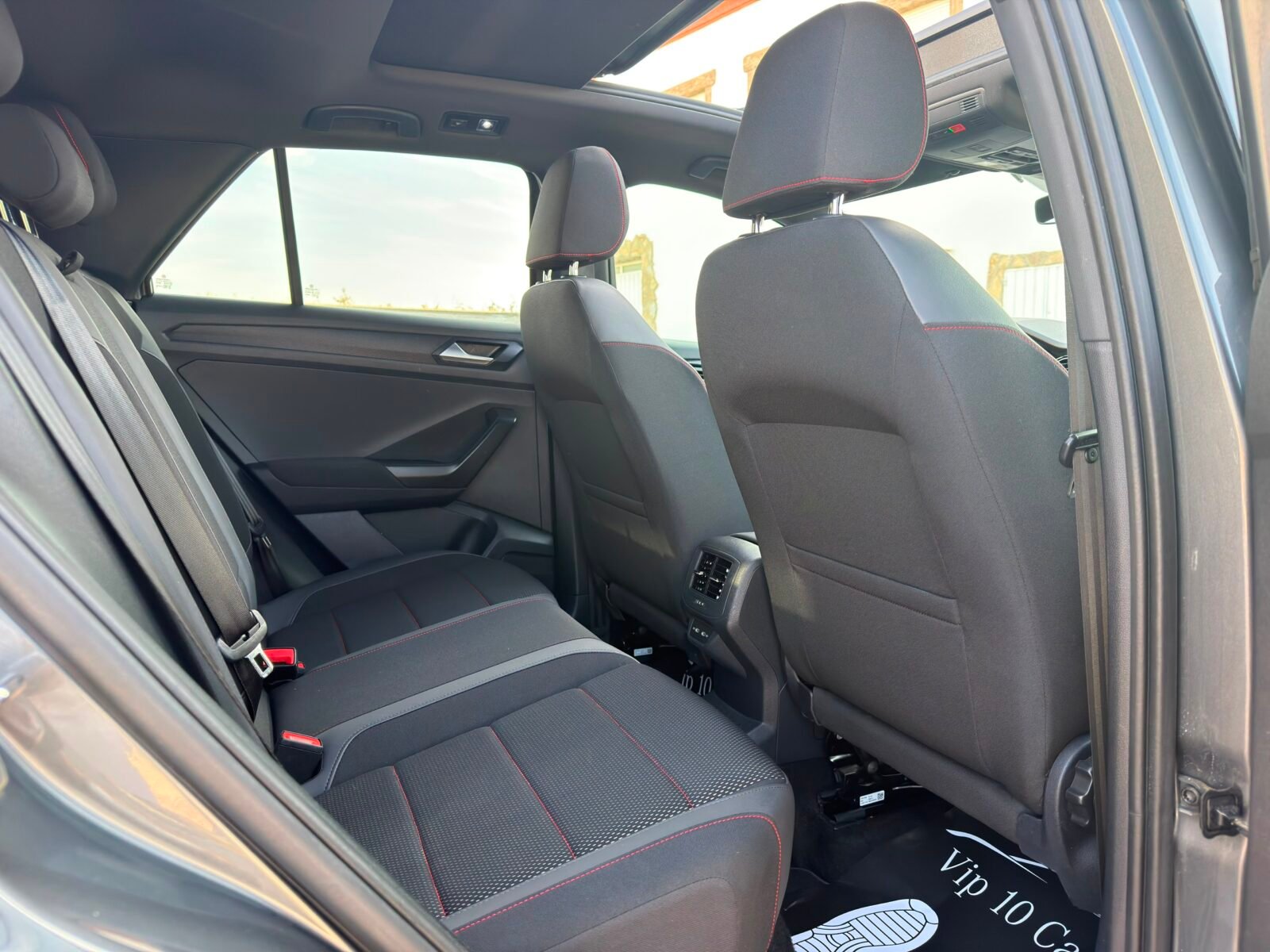 VOLKSWAGEN T-ROC R-LINE 2.0 DSG7 