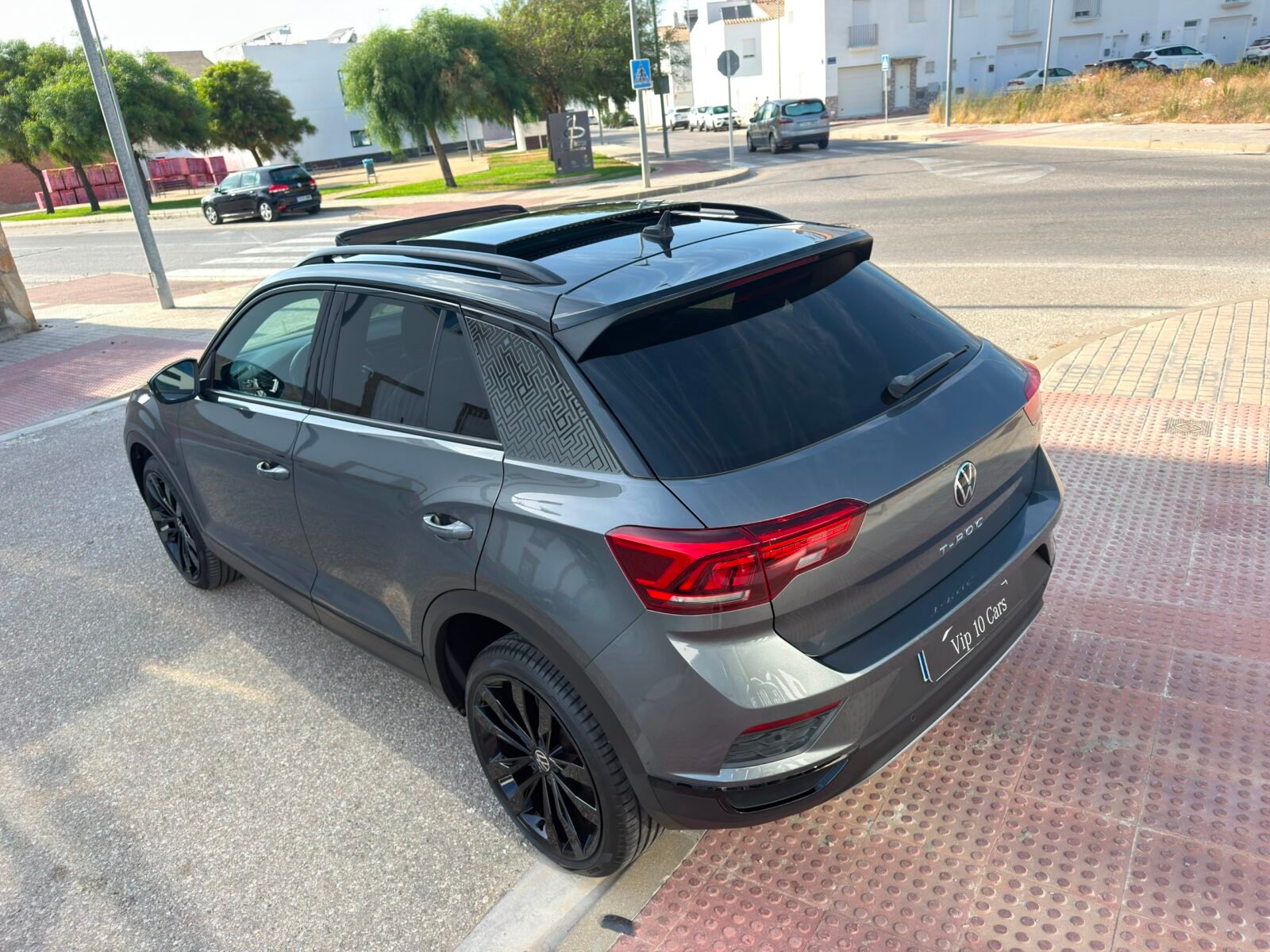 VOLKSWAGEN T-ROC R-LINE 2.0 DSG7 
