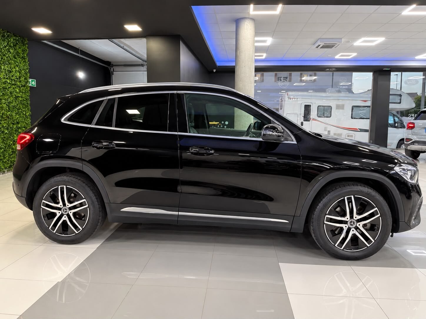 MERCEDES-BENZ GLA 250 e