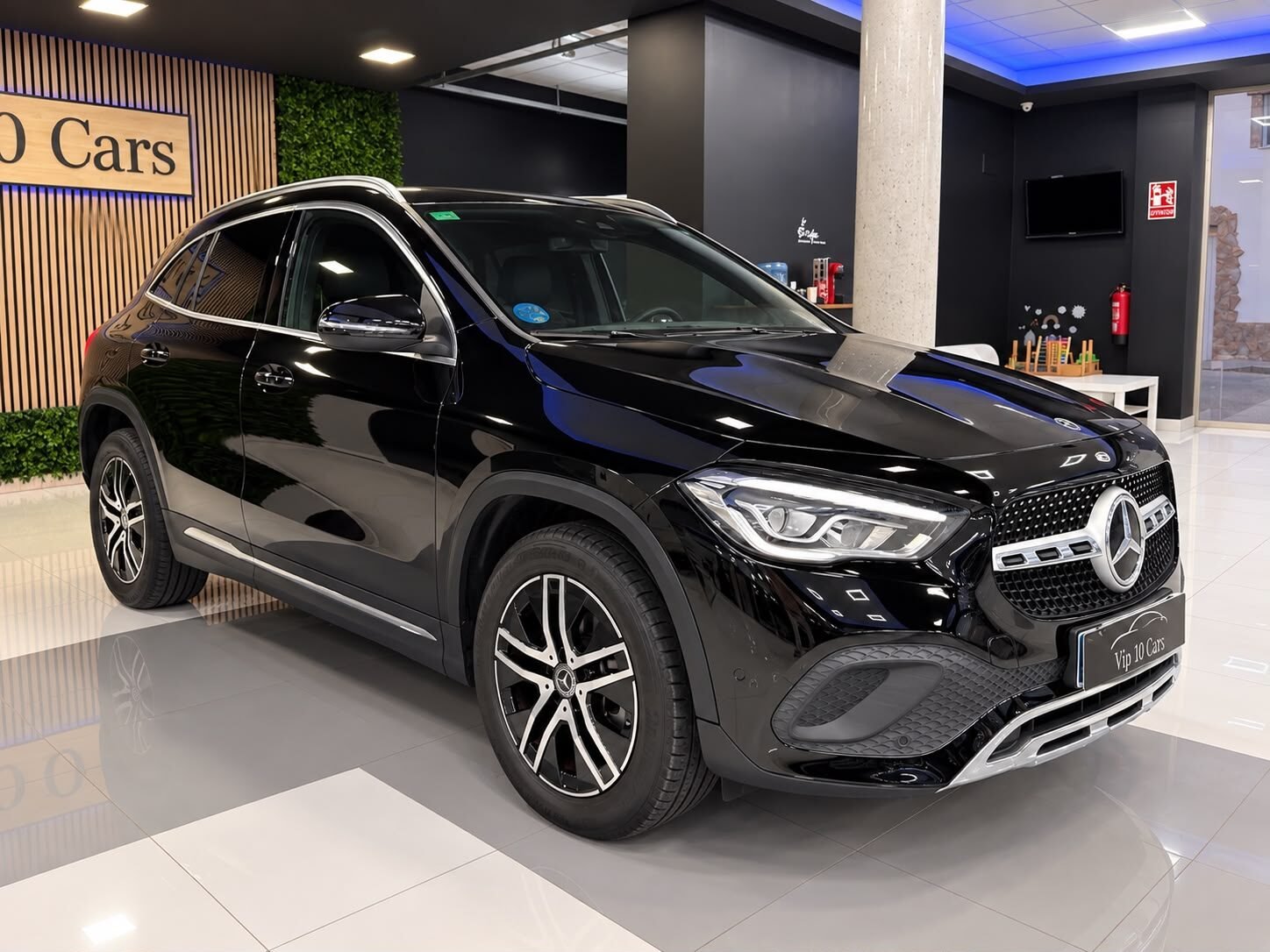 MERCEDES-BENZ GLA 250 e