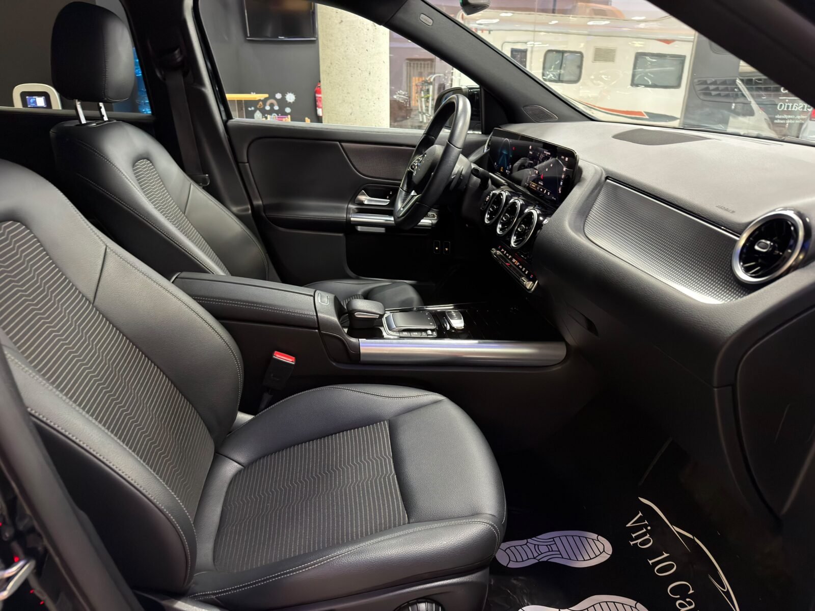 MERCEDES-BENZ GLA 250 e